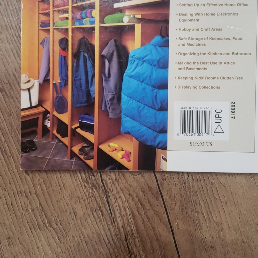 Books - Picture 5 of 7